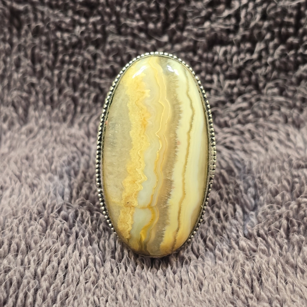 Vintage style, boho, Victorian style natural seam agate stone ring 6 1/2
